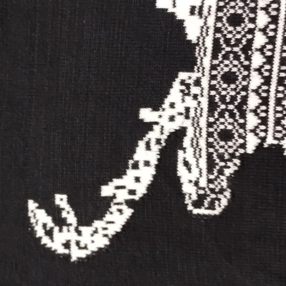 Studio 84 black cotton blend sweater with reindeer design Sz L Exc condition - Picture 4 of 7